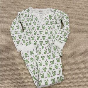 Roller Rabbit Kids Pajama Set with Green Bunny Print
